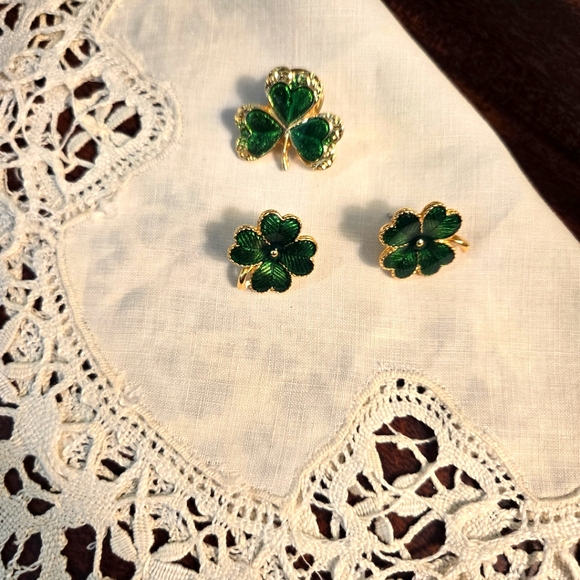 Vintage St. Patrick's Day Earrings & Pin/Brooch, 3 & 4 Leaf Clover, Party - Picture 3 of 3